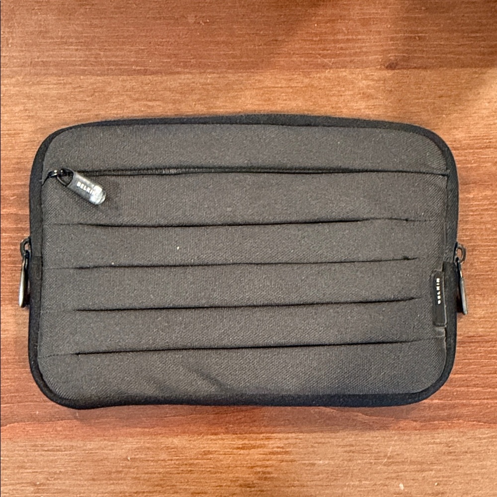 BNNU Belkin Padded Zipper Sleeve Case for Tablet / Small Laptop – Black